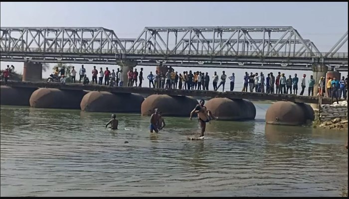 गोरखपुर: राप्ती नदी में नहाने गए तीन यूवको की डूबने से मौत, तीनों के शव हुए बरामद; मची चीख पुकार