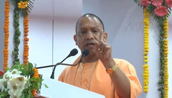 CM Yogi ने बारिश को लेकर अधिकारियों को दिए निर्देश, कहा- जल्द दूर करें जलभराव की समस्या !