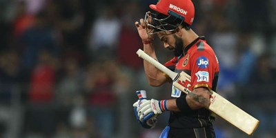 एक बार फिर IPL के खिताब तक नहीं पहुंच सकी RCB, भाग्य ने प्लेऑफ तक पहुंचाया था मगर...