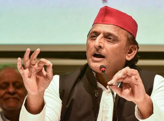 चुनाव आयोग को जबाब देगी सपा, वोटर लिस्ट से नाम काटने के आरोप पर आयोग ने अखिलेश यादव से माँगा था जबाब