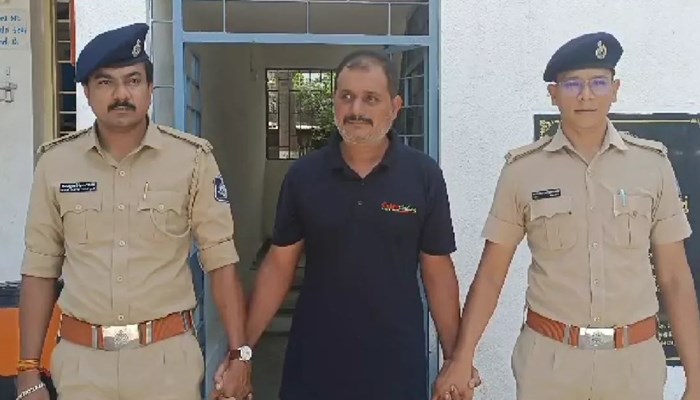 समोसे में बीफ: सूरत के बाद अब नवसारी में मामला आया सामने, पुलिस ने आरोपी शख्स गिरफ्तार