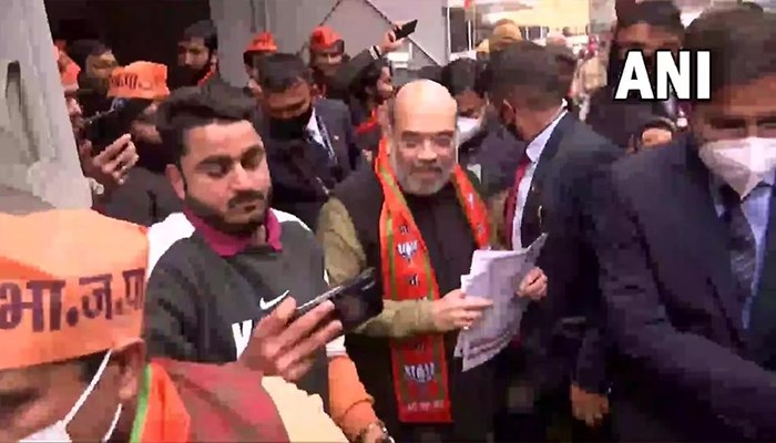 UP Election 2022: कैराना में अमित शाह कर रहे डोर टू डोर प्रचार, बोले "पलायन कराने वाले लोग पलायन कर गए"