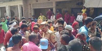 बाराबंकी:युवकों की गिरफ्तारी से भड़के ग्रामीण, पुलिस से संघर्ष, 15 को हिरासत में लिया गया