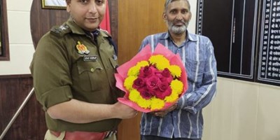 ड्राइवर को मिला 25 लाख रुपयों से भरा बैग, ईमानदारी दिखाते हुए पुलिस को लौटाया