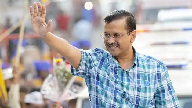 दिल्ली में अब पूरी तरह केजरीवाल राज, MCD में चल गया AAP का झाड़ू