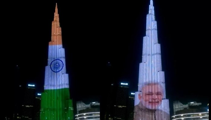 UAE: 'तिरंगे' के रंग में रंगा दुबई, शानदार लाइट शो के साथ PM मोदी का हुआ स्वागत