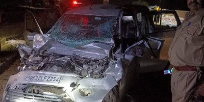 लखनऊ: ट्रक में घुसी कार, मां-बेटी समेत 4 की मौत; शादी समारोह से हरदोई लौट रहा था परिवार