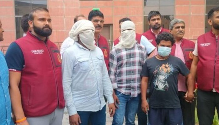 प्रगत‍ि मैदान के पास हुए लूट के मामले ने लिया नया मोड़, 2 लाख की जगह मिले 5 लाख, नई पहेली में उलझी पुलिस