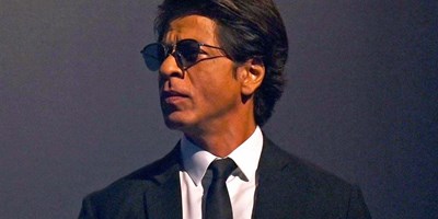 Shah Rukh Khan बने विश्व के चौथे सबसे अमीर अभिनेता, कुल संपत्ति 6200 करोड़ रुपये से अधिक; जानिये क्या हैं कमाई के साधन