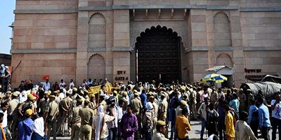 ज्ञानवापी सर्वे का आज दूसरा दिन: हंगामे की आशंका में भारी फोर्स तैनात, बाहर सुरक्षा के 3 घेरे बनाए गए