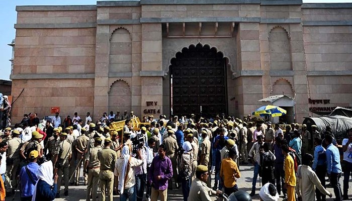 ज्ञानवापी सर्वे का आज दूसरा दिन: हंगामे की आशंका में भारी फोर्स तैनात, बाहर सुरक्षा के 3 घेरे बनाए गए