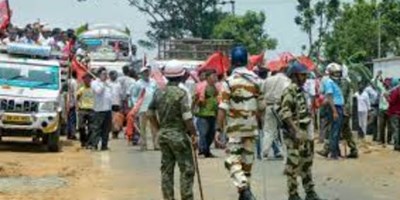 पश्चिम बंगाल पंचायत चुनाव: उत्तर दिनाजपुर में हिंसा, लेफ्ट और कांग्रेस के तीन समर्थकों को लगी गोली