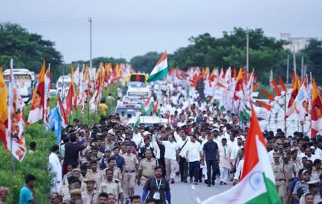 कांग्रेस की भारत जोड़ो यात्रा का आज 39वां दिन, राहुल गांधी के साथ समर्थकों का उमड़ा हुजूम