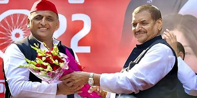 2 लाख वोटों से आगे डिंपल... शिवपाल की पार्टी का सपा में विलय, अखिलेश के लिए सब शुभ-शुभ