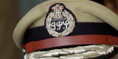 यूपी में 11 IPS और 32 IAS अधिकारियों के तबादले, कई जिलों के कप्तान भी बदले गए