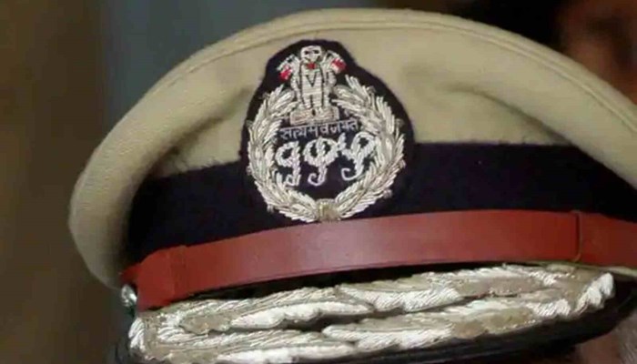 यूपी में 11 IPS और 32 IAS अधिकारियों के तबादले, कई जिलों के कप्तान भी बदले गए