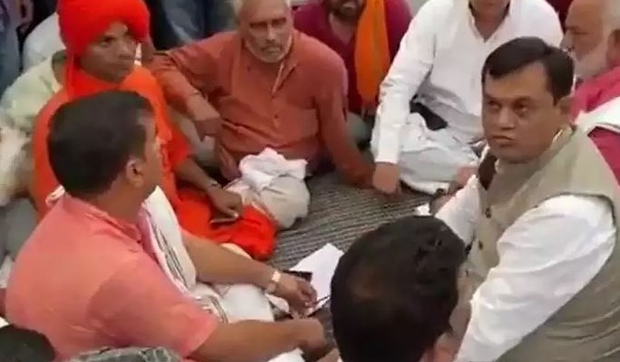 'शहर का नहीं हूं...ना बनिए की औलाद हूं', राज्यमंत्री दिनेश खटीक के बयान पर मचा बवाल