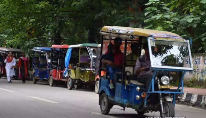 अब Lucknow के शहीद पथ पर ऑटो, टेम्पो, ई-रिक्शा नहीं जाएंगे... पकड़े गए तो चालान के साथ ही सीज होंगी गाड़ियां