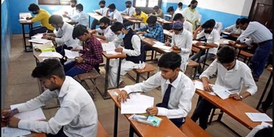 UP Board Exam 2024: पेपर लीक के बाद स्ट्रांग रूम में बढ़ाई निगरानी, DIOS ने 17 केंद्रों का लिया जायजा