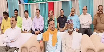 'आदिपुरुष' विवाद में कूदे निरहुआ, आजमगढ़ सांसद बोले- धार्मिक भावनाओं से ना हो छेड़छाड़