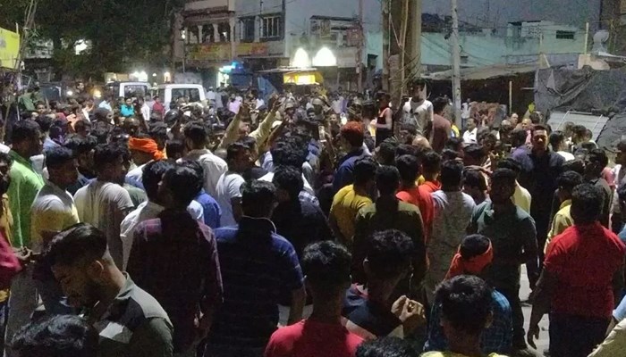 जमशेदपुर में हिंसा के बाद लगी धारा 144, इंटरनेट सेवा भी ठप, शहर में बड़ी संख्या में पुलिस बल तैनात