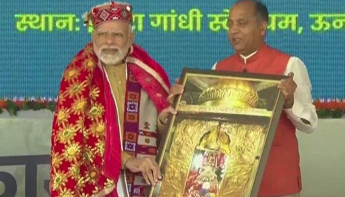 हिमाचल में चुनावी हुंकार भर गए मोदी, पूर्व की दिल्‍ली सरकारें निशाने पर; पढ़ें 10 बड़ी बातें