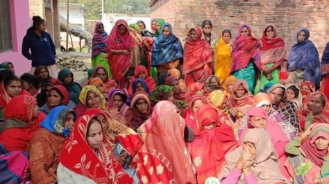 बाराबंकी: चार मौतों के बाद बसौली गांव में कोहराम, परिवार में बचा केवल घायल मासूम