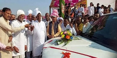 चुनाव में हारने का इनाम 2 करोड़ और चमचमाती कार, हरियाणा पंचायत चुनाव की अजब कहानी