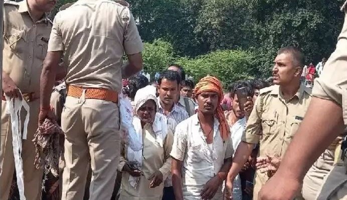 प्रयागराज: बहन से प्यार करने पर युवक की हत्या! गले में पत्थर बांध कर कुएं में फेंका शव, जानिए पूरा मामला