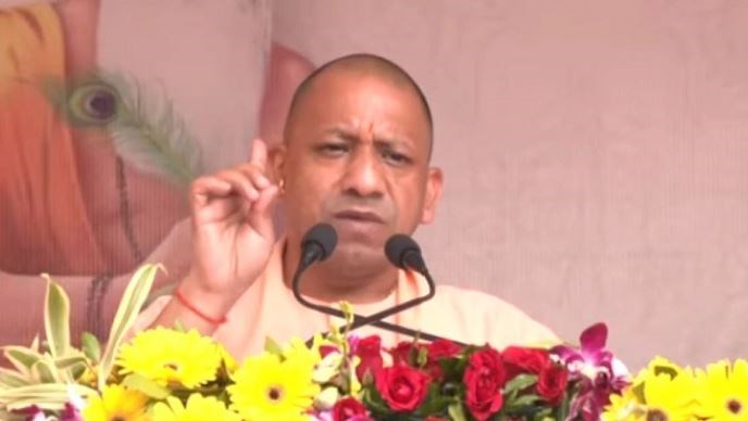 CM Yogi ने नव चयनित शोधार्थियों को बांटे टैबलेट, बोले- युवा ऊर्जा से प्रदेश विकसित बनेगा !