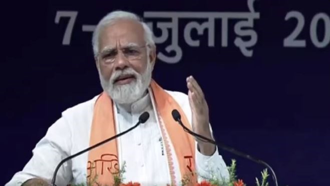 पीएम मोदी ने काशी को दी 1775 करोड़ के परियोजनाओं की सौगात, बोले- यहां एक प्रोजेक्ट खत्म होता है तो चार शुरू