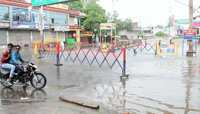 बाराबंकी: हाईवे समेत शहर के आधा दर्जन रास्ते तीसरे दिन भी बंद