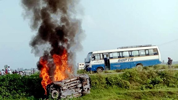 लखीमपुर हिंसा : विपक्ष के विरोध के बीच सरकार का कहना है कि मामला विचाराधीन होने के कारण चर्चा का कोई सवाल ही नहीं है