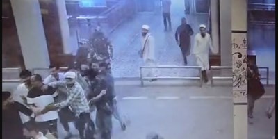 लखनऊ: CCTV से हुआ खुलासा कैसे सुरक्षाकर्मियों की आँख में धूल झोंककर आराम से साथी को लेकर एयरपोर्ट से निकल गए 30 तस्कर, अफसर फंसे