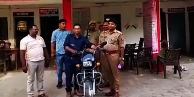 Ghazipur Police: चाय बेचने वाले के पास बहन को शादी में बाइक देने के नहीं थे पैसे, गाज़ीपुर पुलिस ने किया गिफ्ट