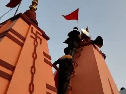 सहारनपुर: एक तरफ मंदिर-मस्जिदों से पुलिस ने हटवाए, तो वहीं दूसरी तरफ हिंदू संगठनों ने लगवाए नए लाउडस्पीकर