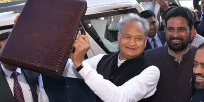 और यह तस्वीर मजाक बन गई: Ashok Gehlot के साथ कैसे हो गई बजट वाली 'गुगली', जानिए सबकुछ