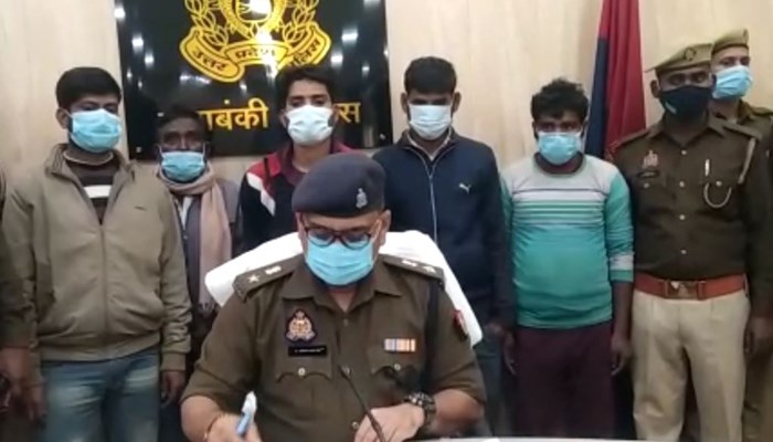 बाराबंकी: पुलिस ने पांच शातिर चोरों को किया गिरफ्तार, बाइक चोरी कर मिनटों में बदल देते थे नंबर प्लेट, फिर करते थे उसका सौदा