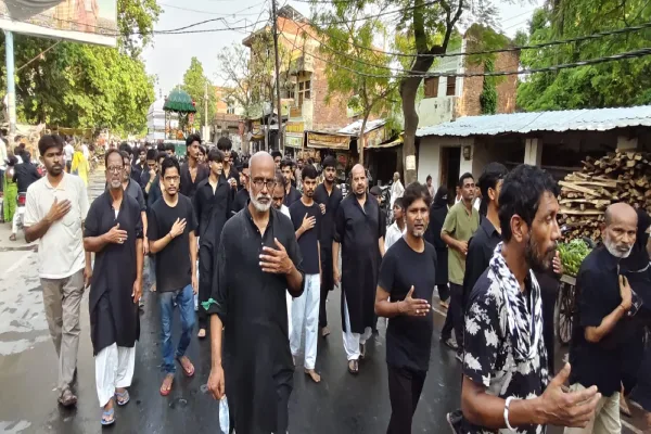 मुहर्रम पर मीरानपुर-शहजादपुर में निकला पारंपरिक मातमी जुलूस, सुरक्षा के बीच 'या हुसैन' की सदाओं से गूंजा नगर