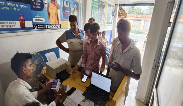मोबाइल पर ओटीपी आया... लेकिन गैस सिलेंडर नहीं पहुंचा, अम्बेडकरनगर में उपभोक्ताओं की बढ़ी चिंता