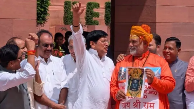 राम मंदिर चढ़ावा विवाद पर जंतर-मंतर में विहिप का 'सद्बुद्धि हवन', संसद की नाटिका पर जताया विरोध