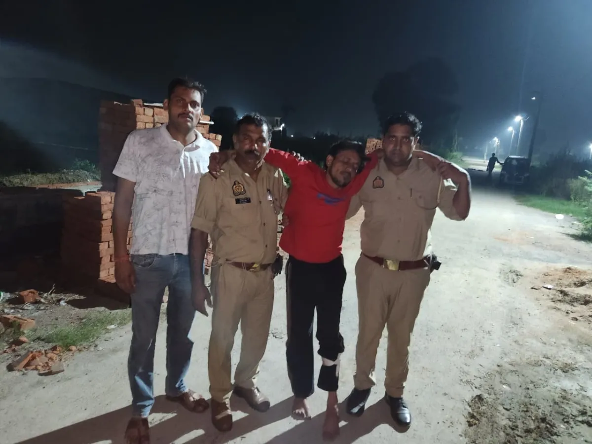 गाजियाबाद में पुलिस मुठभेड़, चेन स्नैचिंग के आरोपी के पैर में लगी गोली