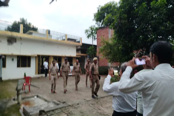 94 वर्षीय महिला की संदिग्ध मौत, सोने की चेन से पायल तक गायब; जांच शुरू