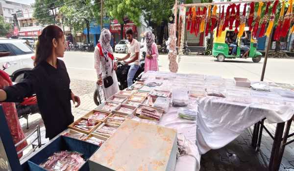 अम्बेडकरनगर में इस बार भाई की कलाई पर सजेगा प्यार का नया रंग कथित