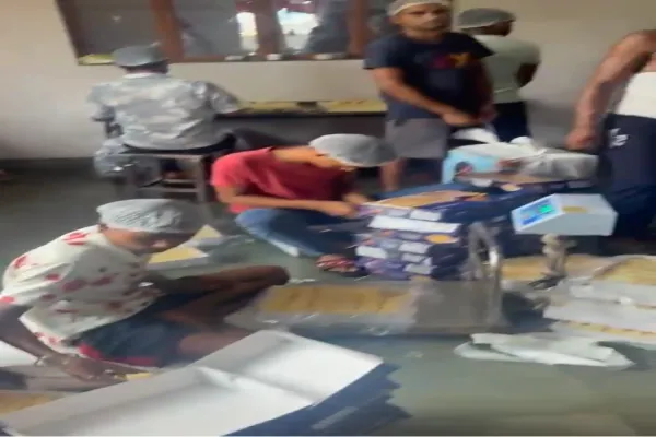 मिठाई से लेकर घी-तेल तक जांच के घेरे में, लखनऊ में 4.62 लाख का माल जब्त