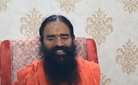 बाबा रामदेव ने कंगना रनौत को भेजी राखी, मिठाई और तोहफे, विवाद खत्म करने की पहल