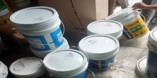 फरीदाबाद में नकली एशियन पेंट पर छापा, 233 बाल्टियां और पैकिंग सामान जब्त