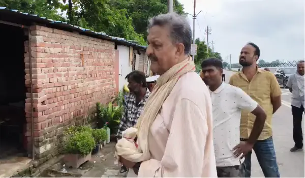 अफजाल अंसारी पहुंचे डालीबाग, पुराने गेट का रास्ता बंद