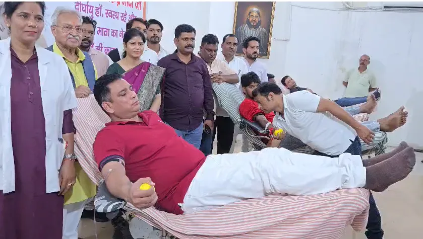 मेरठ में पीएम मोदी के जन्मदिन पर रक्तदान शिविर, एनएएस कॉलेज में जुटे रक्तदाता