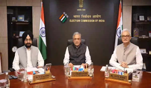 फॉर्म-6 विवाद के बीच EC की बैठक, SIR और वोटर लिस्ट पर लिए कई फैसले